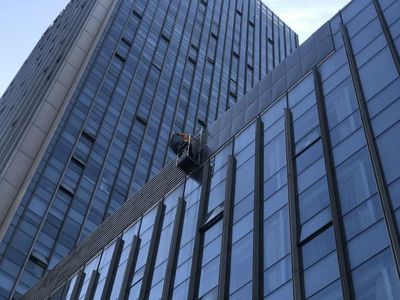 樓頂大型發(fā)光字制作安裝的小細節(jié)與建筑幕墻設(shè)計安裝的協(xié)同藝術(shù)